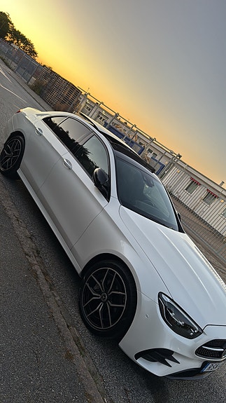 Mercedes-Benz E300 e 3 of 22