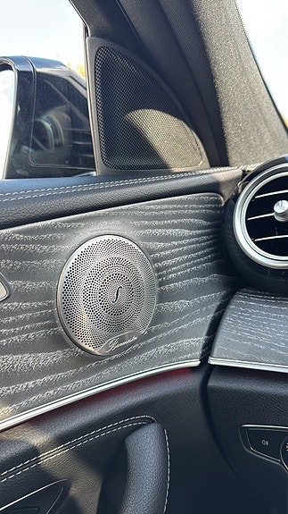 Mercedes-Benz E300 e 18 of 22