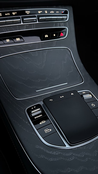 Mercedes-Benz E300 e 9 of 22