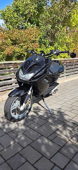 Yamaha Aerox 2 of 7