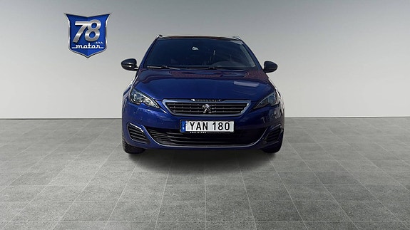 Peugeot 308 2 of 17