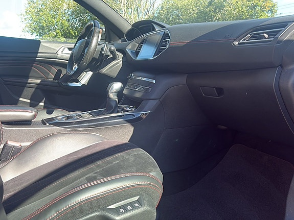 Peugeot 308 14 of 17