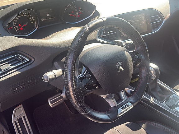 Peugeot 308 10 of 17
