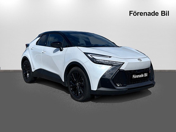 Toyota C-HR 3 of 30