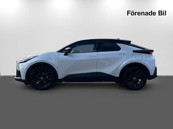Toyota C-HR 4 of 30