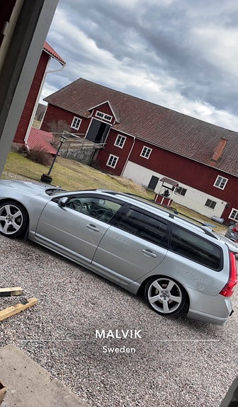 Volvo V70 3 of 9