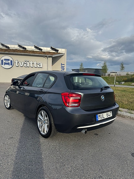 BMW 118d 2 of 6