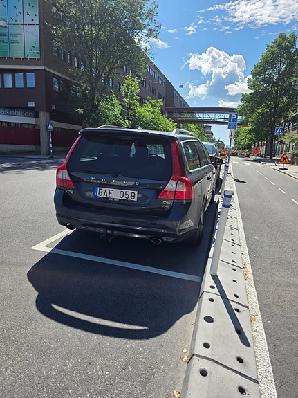 Volvo V70 4 of 6
