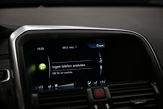 Volvo XC60 14 of 29