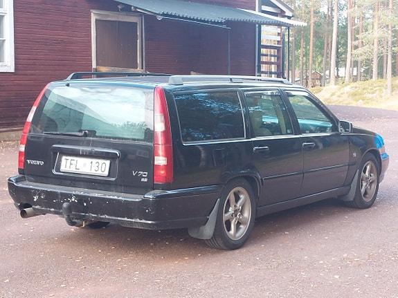 Volvo V70 4 of 13