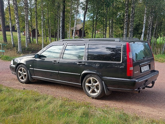 Volvo V70 5 of 13