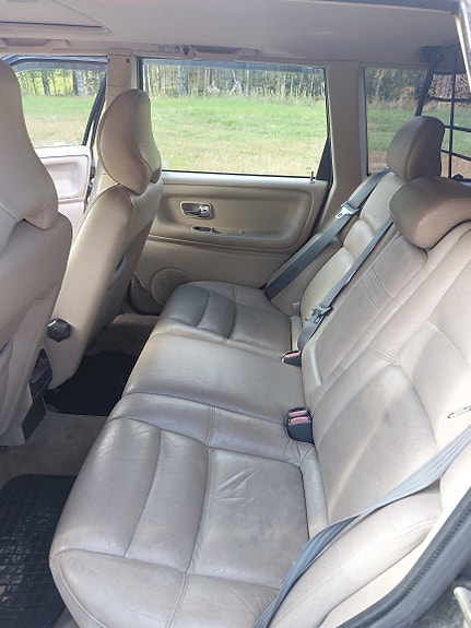 Volvo V70 8 of 13