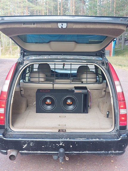 Volvo V70 10 of 13