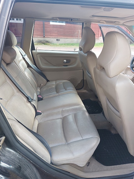 Volvo V70 9 of 13