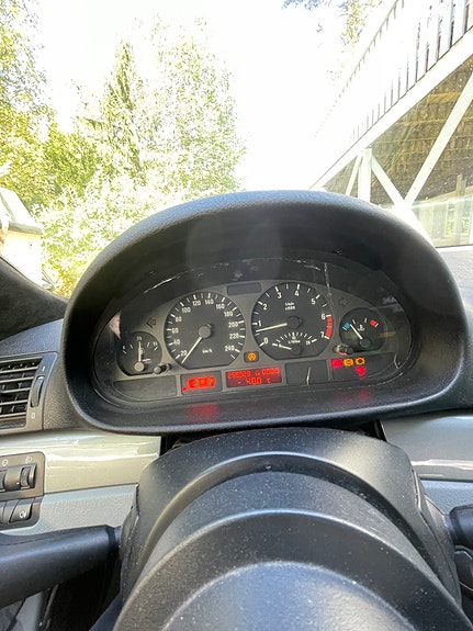 BMW 325i 7 of 7