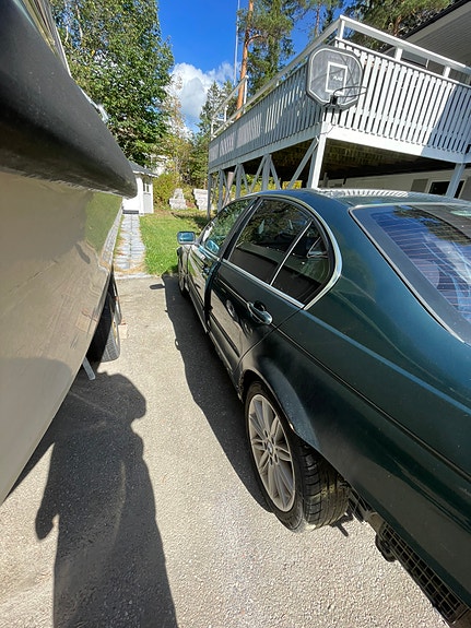 BMW 325i 4 of 7