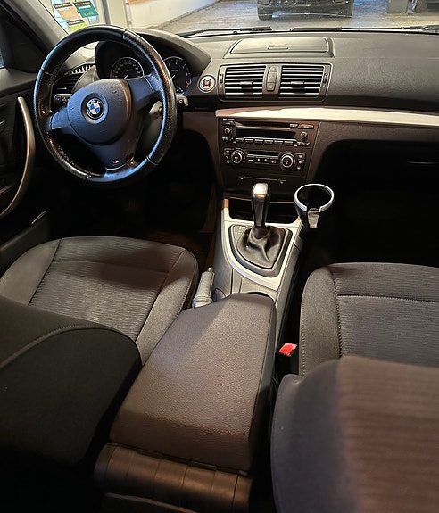 BMW 120i 6 of 8
