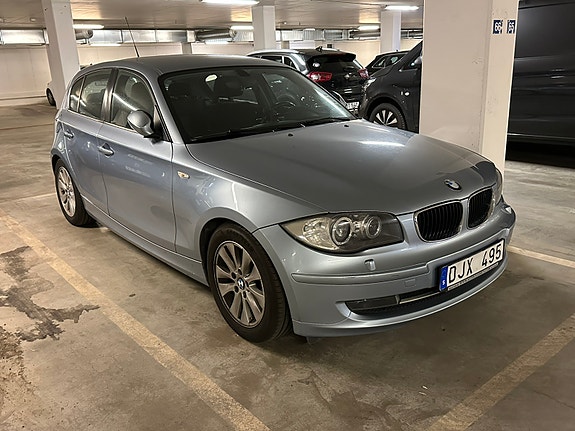 BMW 120i 2 of 8