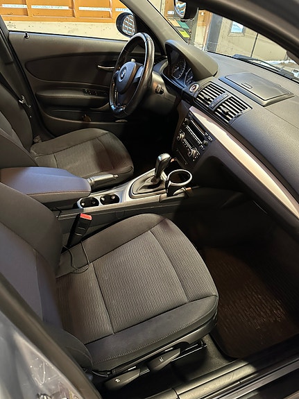 BMW 120i 5 of 8