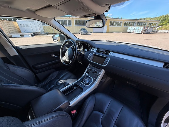 Land Rover Range Rover Evoque 11 of 16