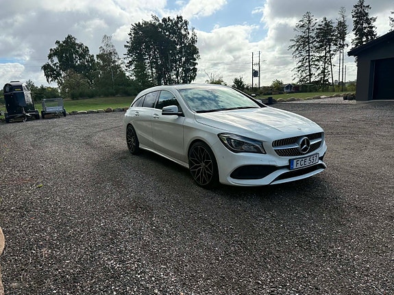 Mercedes-Benz CLA220 d 2 of 8