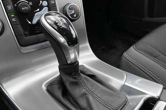 Volvo V60 17 of 24