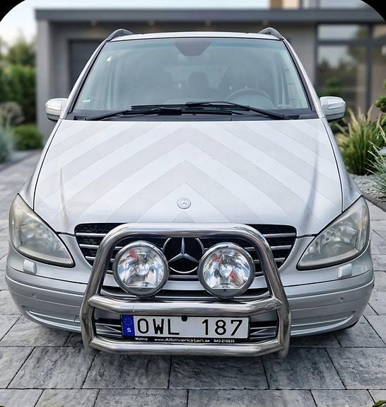 Mercedes-Benz Viano 2 of 10