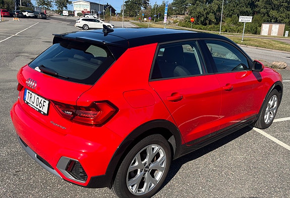 Audi A1 2 of 5
