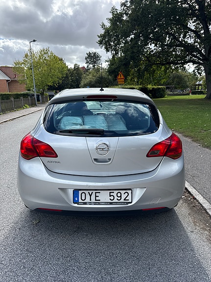 Opel Astra 3 of 7