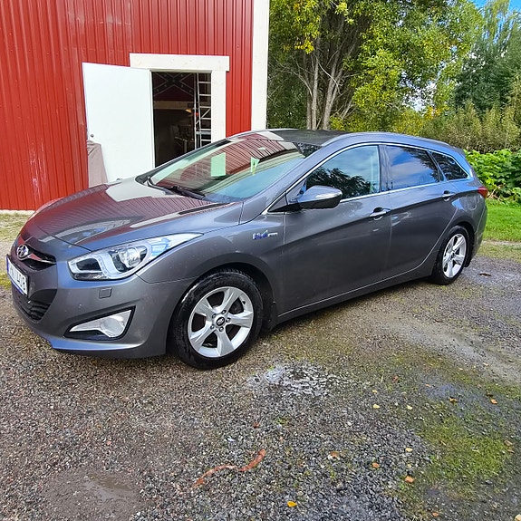 Hyundai i40 2 of 18