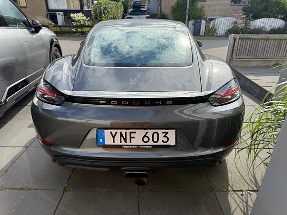 Porsche 718 Cayman 4 of 4
