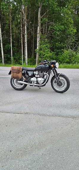 Triumph BONNEVILLE T120 2 of 7