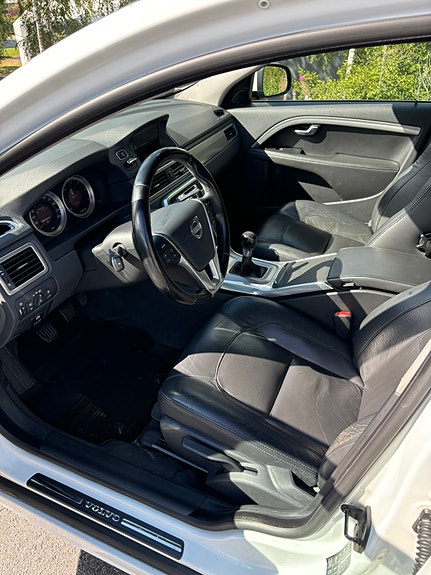 Volvo V70 5 of 6