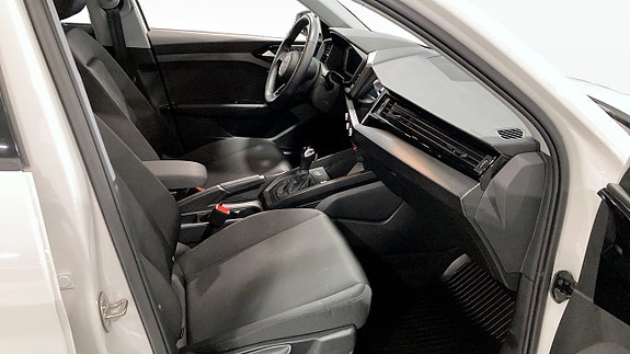 Audi A1 3 of 9