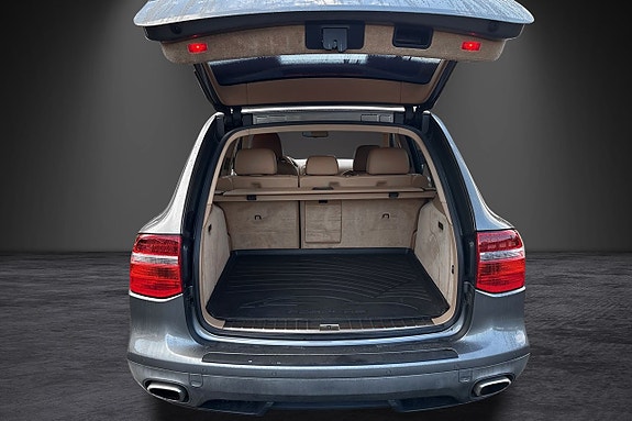Porsche Cayenne S 16 of 25