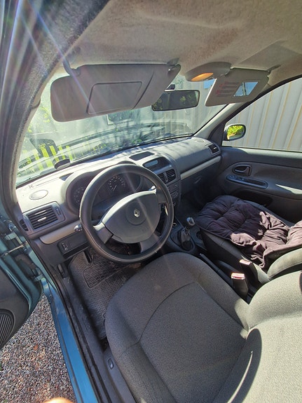 Renault Clio 2 of 9