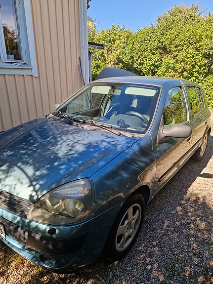 Renault Clio 7 of 9
