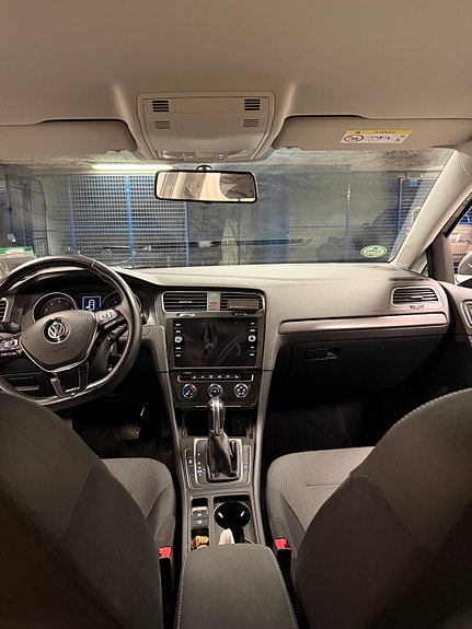 Volkswagen Golf VII 9 of 12