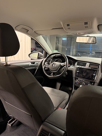 Volkswagen Golf VII 10 of 12