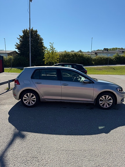 Volkswagen Golf VII 5 of 12
