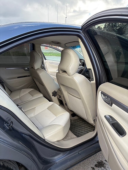 Volvo S60 8 of 10