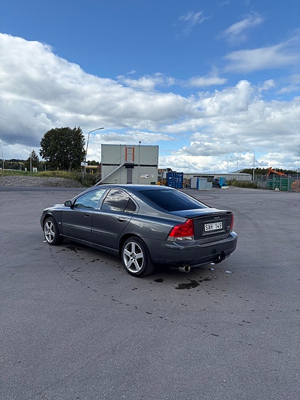 Volvo S60 2 of 10