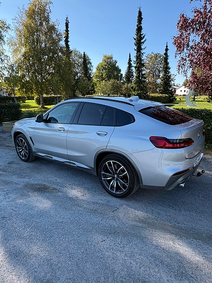 BMW X4 3 of 19