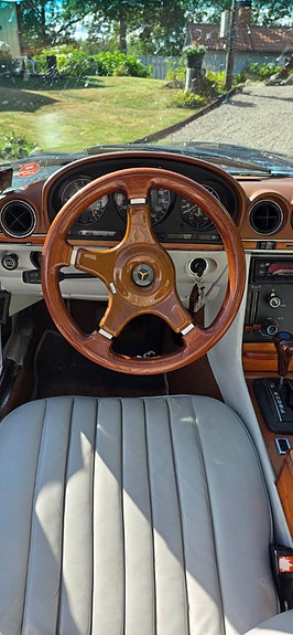 Mercedes-Benz 450 SL 3 of 5