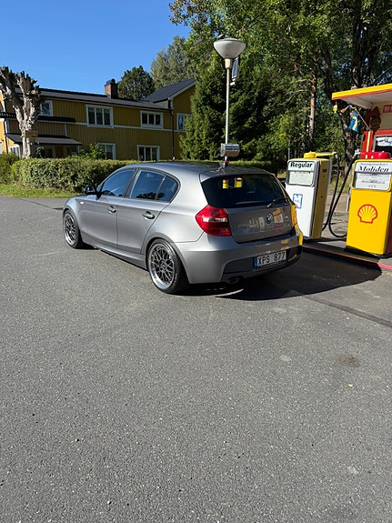 BMW 120d 2 of 7