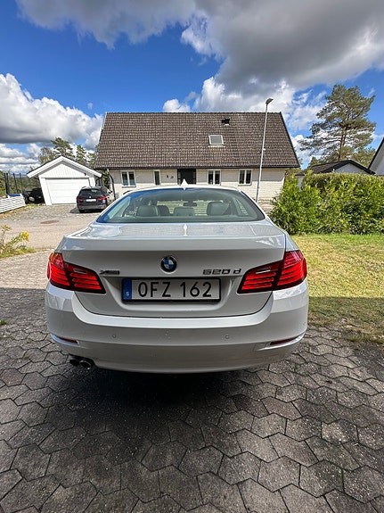 BMW 520d 2 of 7