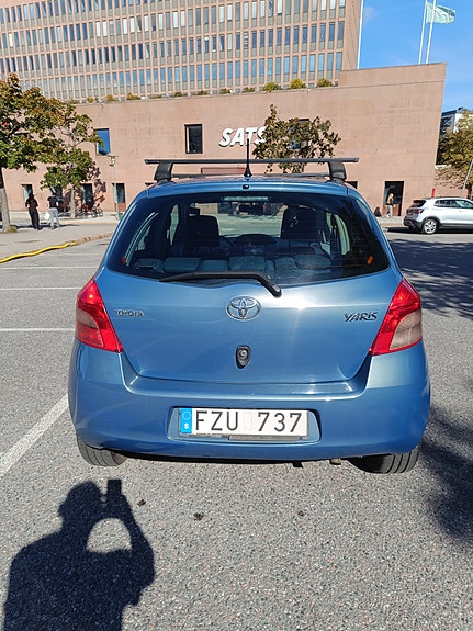 Toyota Yaris 4 of 7