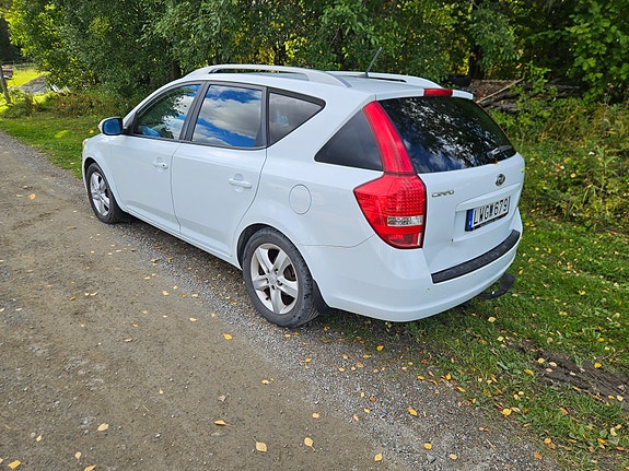 Kia Ceed 2 of 6