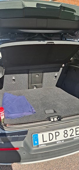 Volvo XC40 2 of 5
