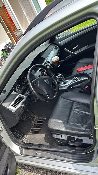 BMW 520d 4 of 6